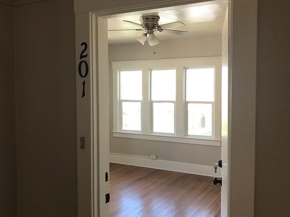 2nd image of 907 N Van Ness Ave Unit 201-1