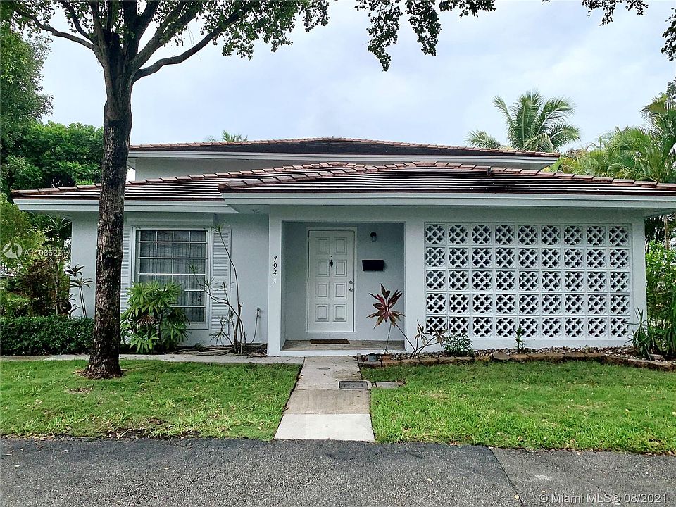 1st image of 7941 Camino Cir #A-12