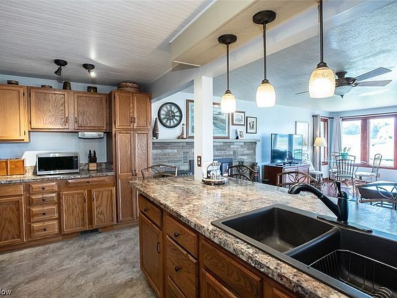 5th image of 216 Southwood Dr