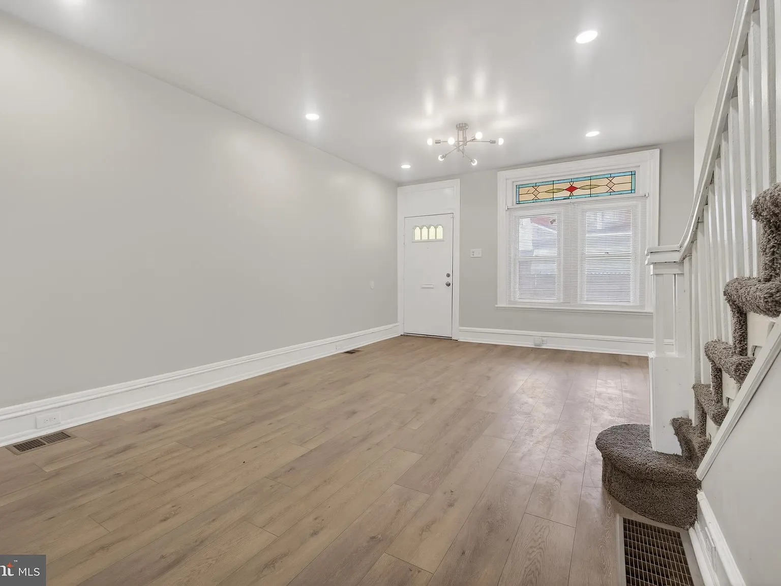 4 bed, 1.5 bath, 1260 sqft, $2,050 — Photo 1