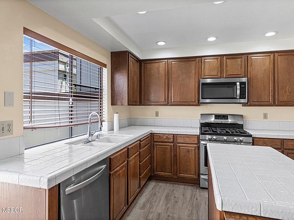 3rd image of 1204 Cobblestone Ln
