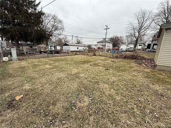 3rd image of 644 W Division St