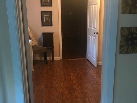 4th image of 648 Oak Grove Dr