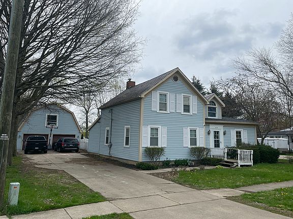 3rd image of 410 N Cedar St