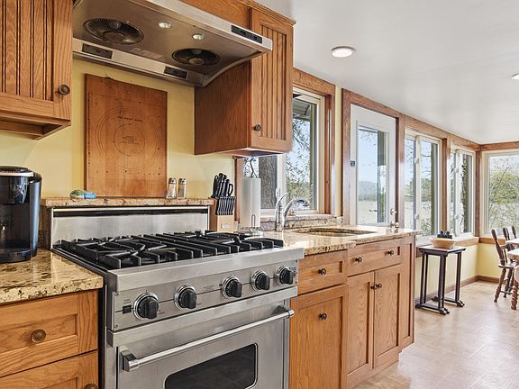 4th image of 128 Vista Drive