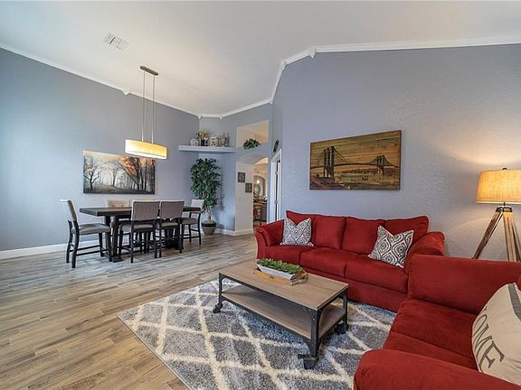 5th image of 278 Tower View Dr W