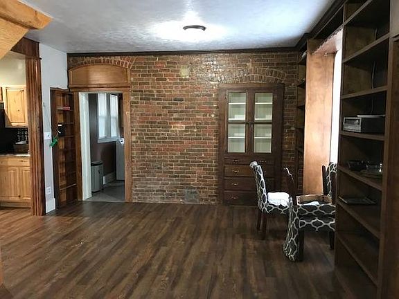 2nd image of 410 E 5th St