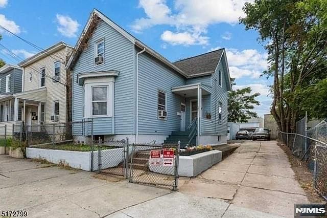 1st image of 141 Kearney St