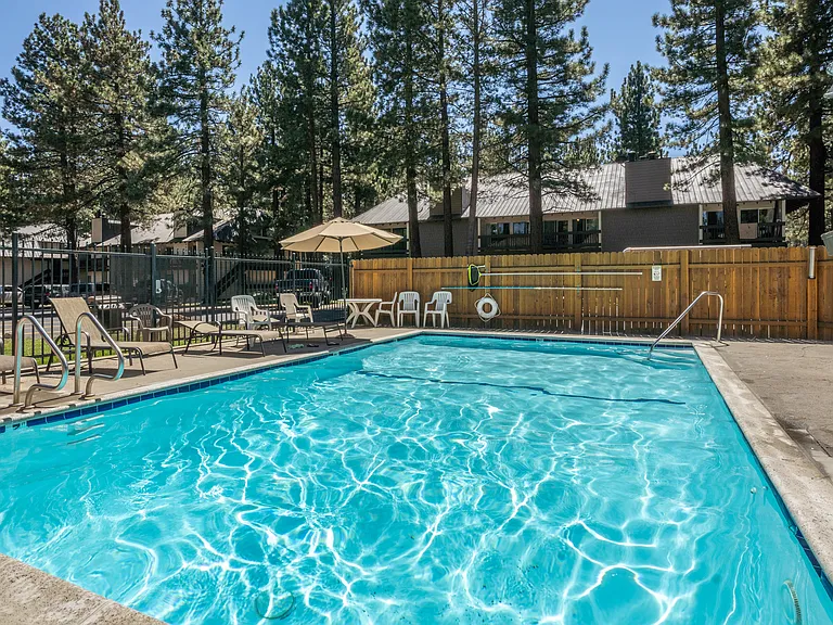 2289 Sierra Nevada Rd #K11 — Photo 35
