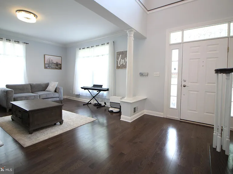 15 Kentsdale Dr — Photo 8