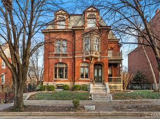 2335 Whittemore Pl, Saint Louis, MO 63104