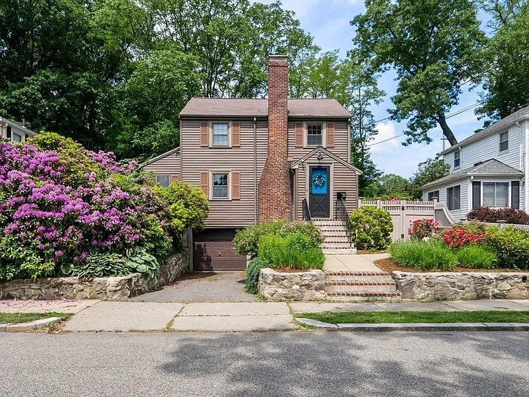 31 Braeburn Rd — Photo 3