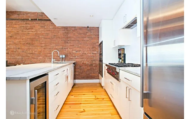 Rented by Douglas Elliman | media 22