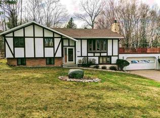 712 Hennepin Rd, Marquette, MI 49855