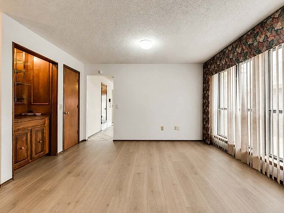 4th image of 3217 Laurel Oaks Ct