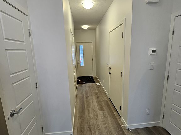 3rd image of 25 Evanscrest Mews NW #409