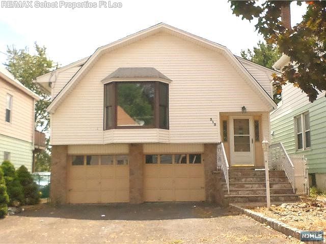 2nd image of 315 Rutherford Blvd