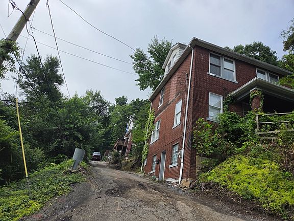 2nd image of 44 Walnut St