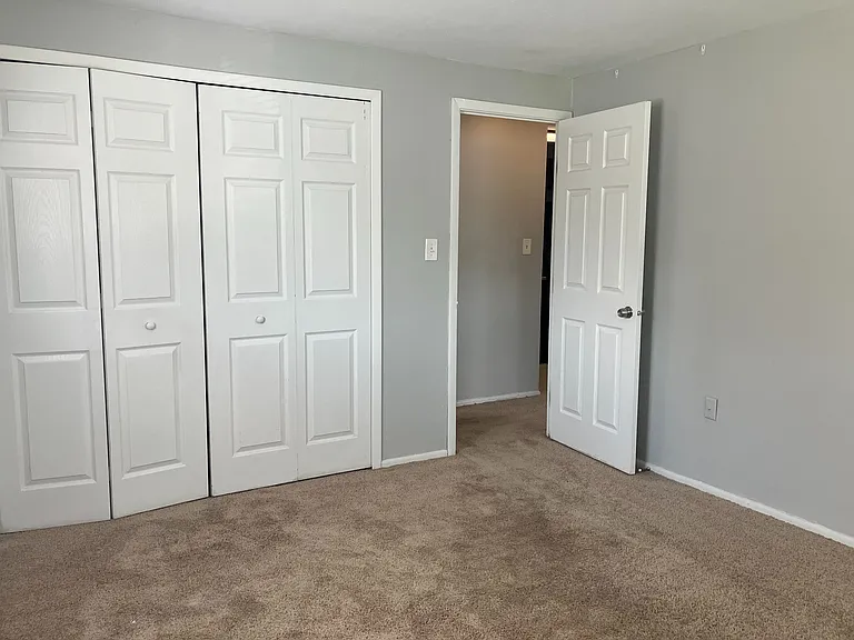Valley York Apartments — Photo 48