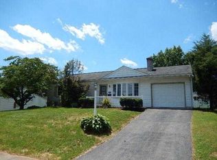 5854 Geneva Dr, East Petersburg, PA 17520