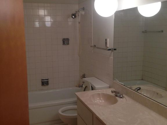 3rd image of 7435 Hazelcrest Dr APT E