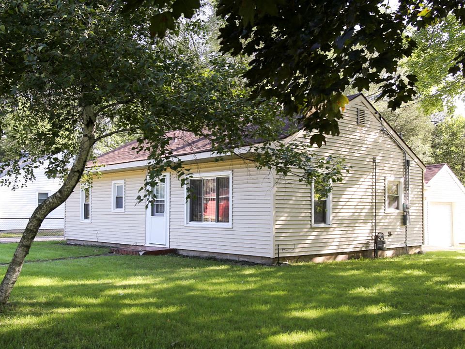1st image of 106 Lee St