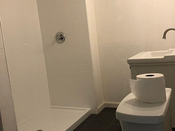 3rd image of 117 Boston Ave #1