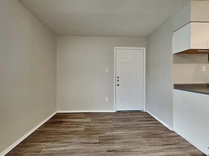 446 Thistle Dr — Photo 9