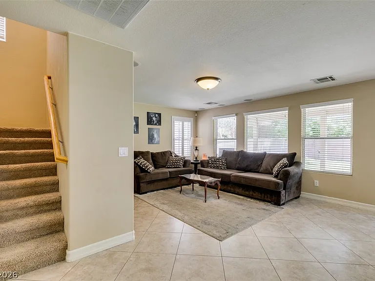 2619 Begonia Valley Ave — Photo 4