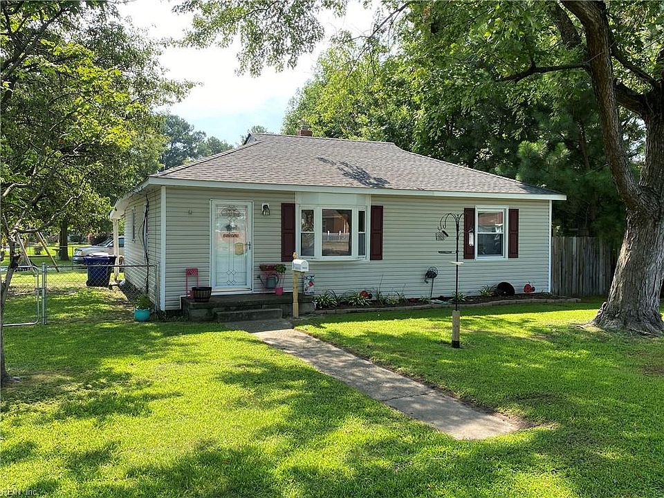 1st image of 901 Elmhurst Lane