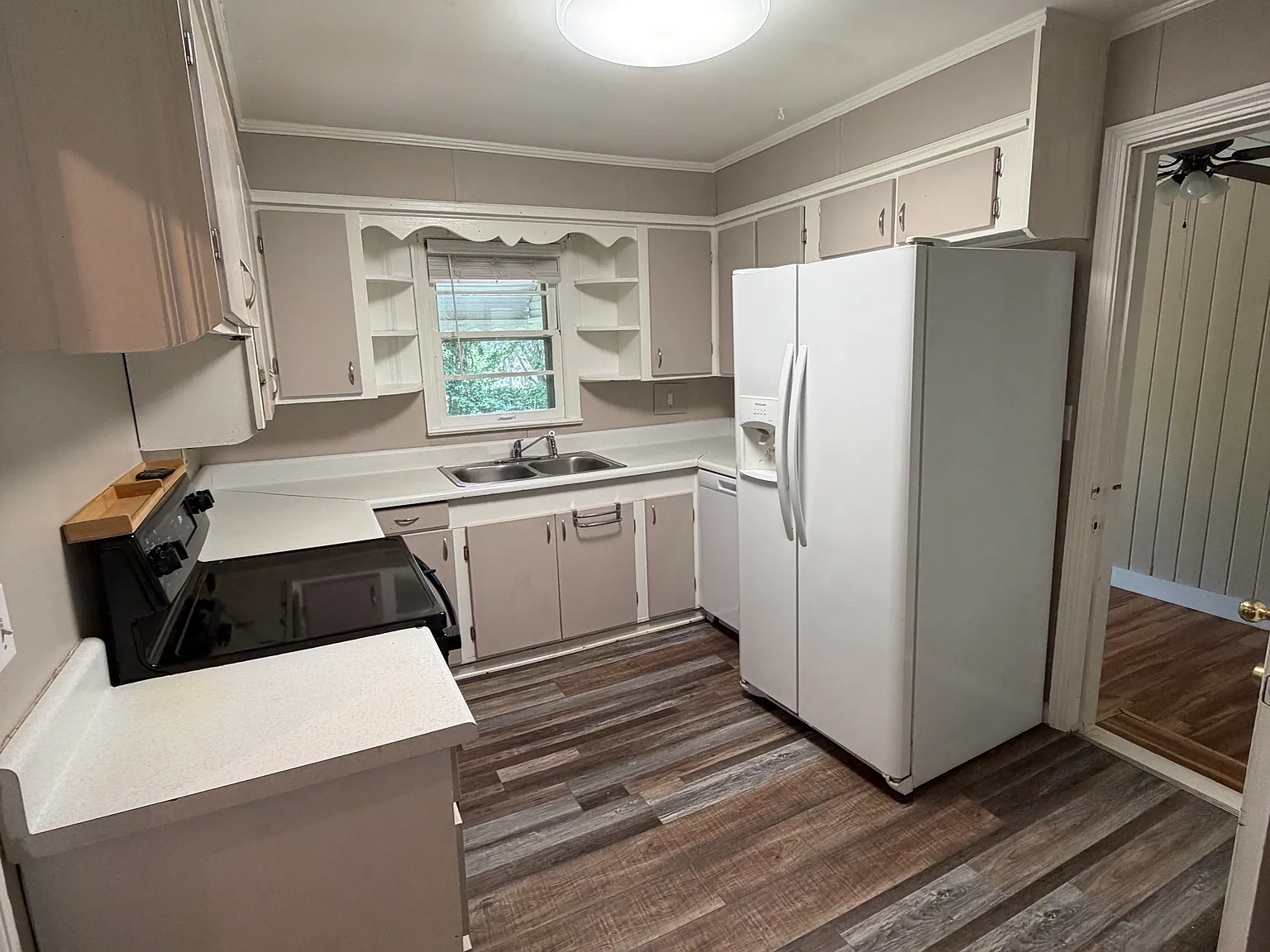 4 bed, 2000 sqft, $1,500 — Photo 2