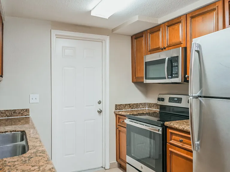 6024 Boxwood Dr — Photo 7