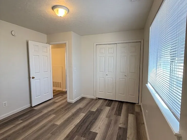 384 Madrona St — Photo 2