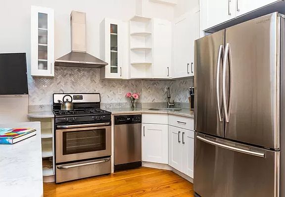 4th image of 1111 Jefferson Ave #Townhouse