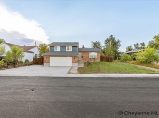 5016 Phoenix Dr, Cheyenne, WY 82001
