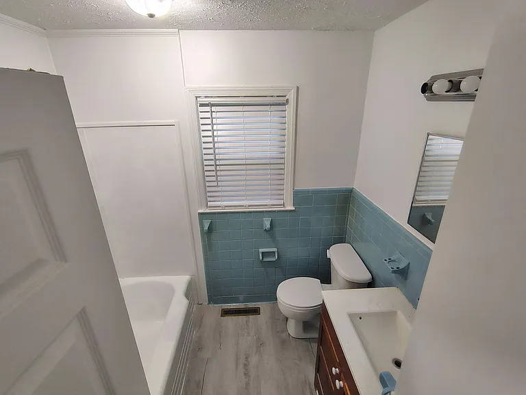 804 Poplar Dr — Photo 10