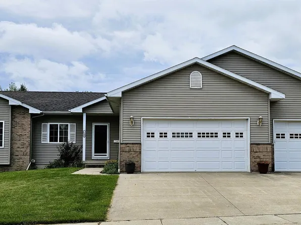 110 Meadow Ln, La Porte City, IA 50651