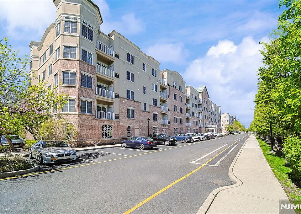 1st image of 3214 Windsor Park Ct #214