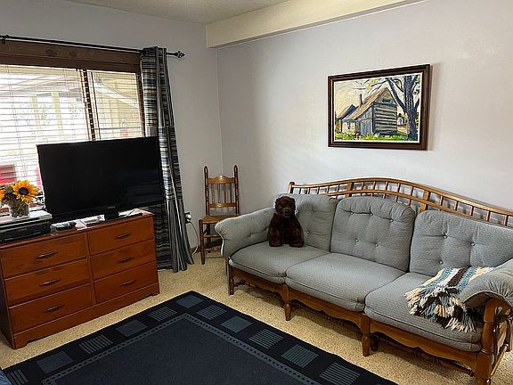 Guest bedroom