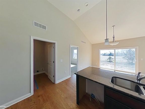 5th image of 1424 Lincoln St