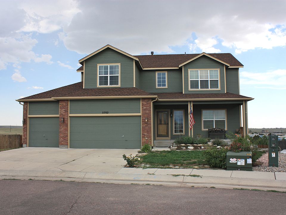 Spacious 2-story home