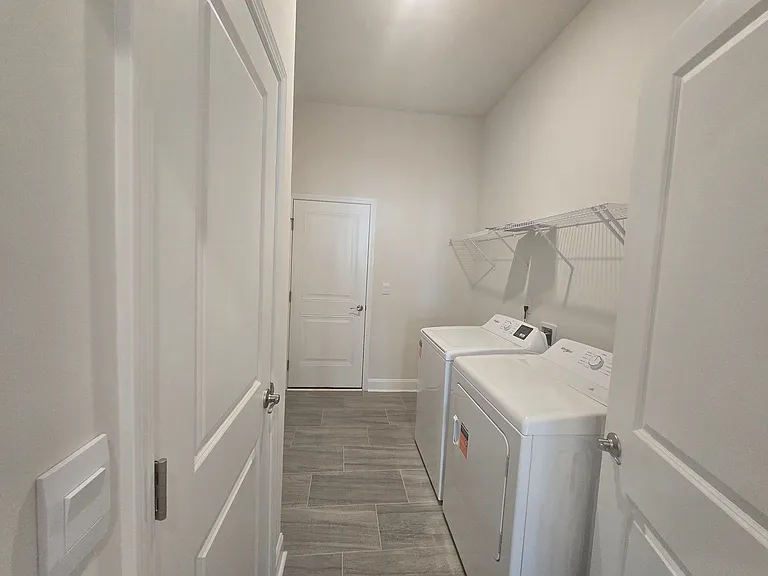 200 Mary Montrose Blvd — Photo 25