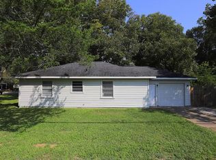 201 McLemore Dr, Alvin, TX 77511