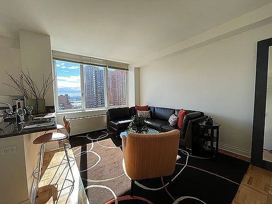 1st image of 1510 Lexington Ave Ph D