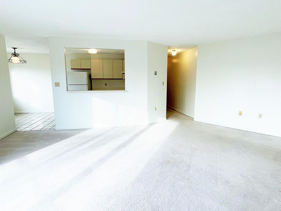 1st image of 410 Washington St #12F