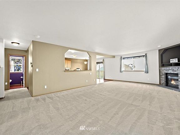 2nd image of 25627 162nd Pl SE
