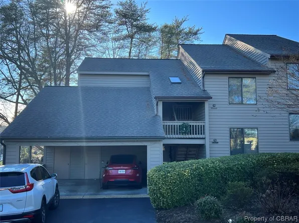 136 Mariners Point Ln #C, Hartfield, VA 23071