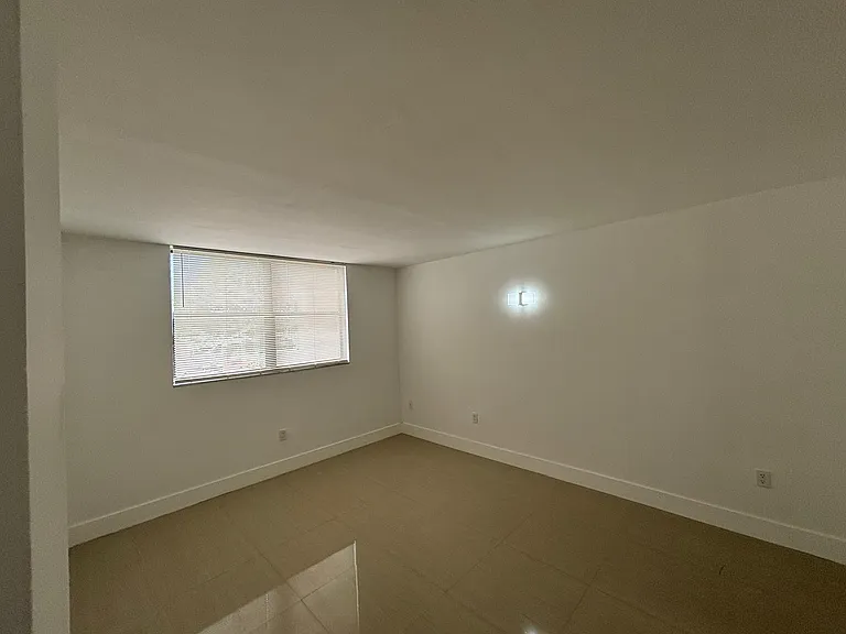 8002 SW 149th Ave #314 — Photo 8