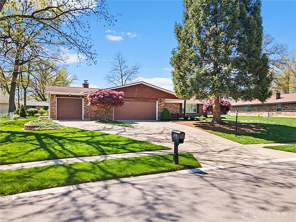 3rd image of 470 Roselake Dr