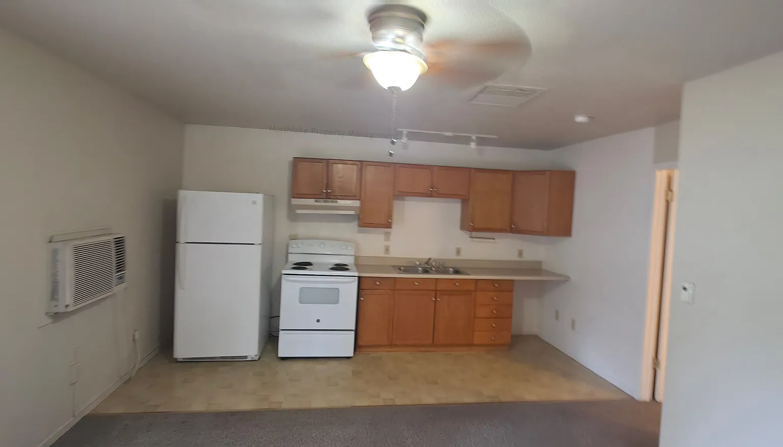 2657 Lakeshore Blvd — Photo 1